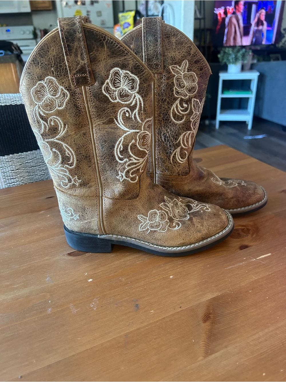GIRLS' LITTLE LASY FLORAL EMBROIDERED WESTERN BOOTS
BROAD SQUARE TOE SIZE 2